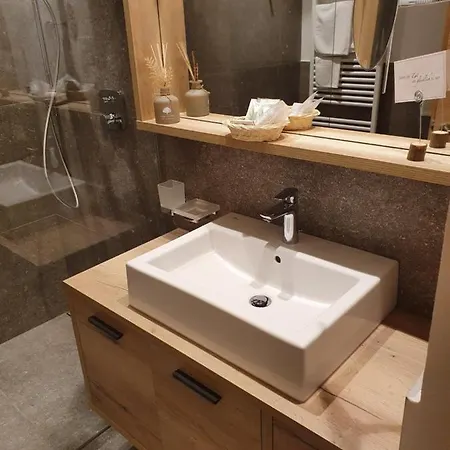 Garni Mezdi Hotel